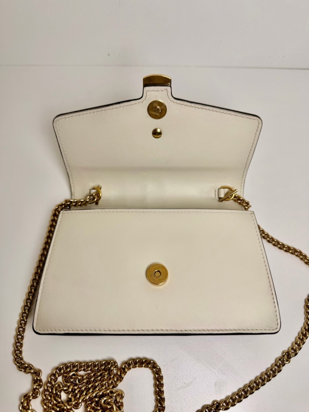 Gucci Sylvie Mini WOC detachable Crossbody chain LIKE NEW - Picture 3 of 11